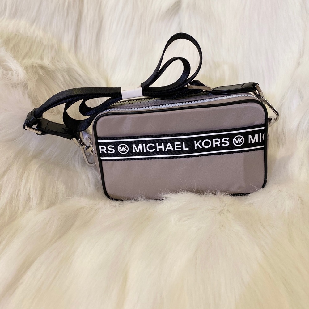 MK CAMERA BAG CROSSBODY